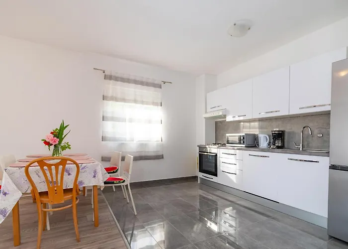 Amazing In Apartment *