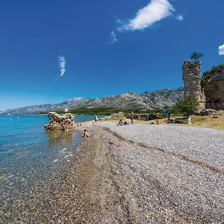 2 Bedroom Amazing In Rovanjska