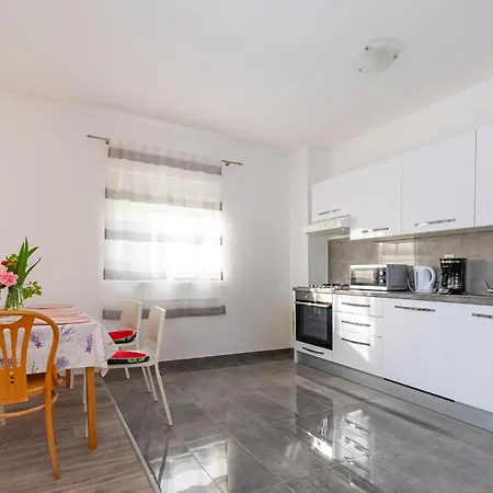 2 Bedroom Awesome In Apartmán *